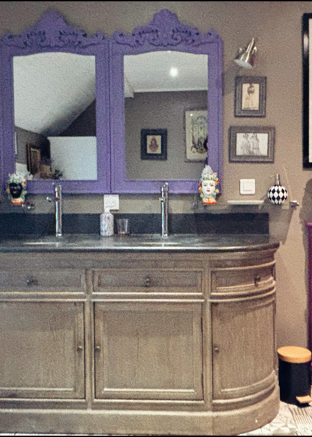 Jardin secret Wonderland21 avec verdure luxuriante et éclairage féerique