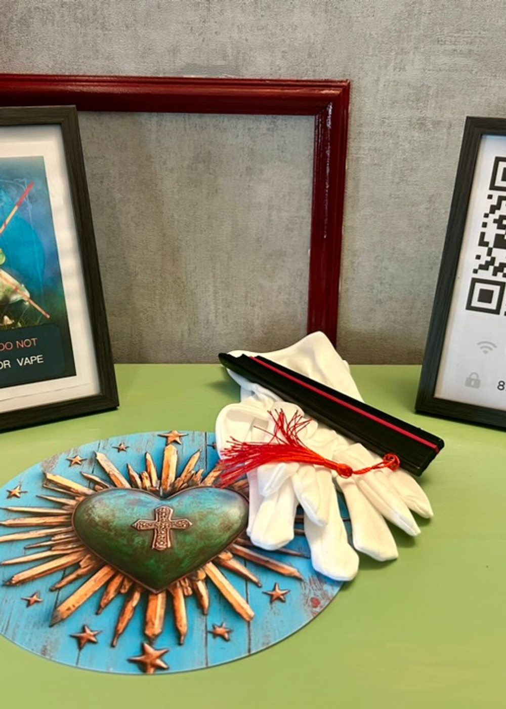 Terrasse extérieure avec mobilier de jardin et vue sur le parc verdoyant — chambre d'hôte Wonderland21 près de Disneyland Paris